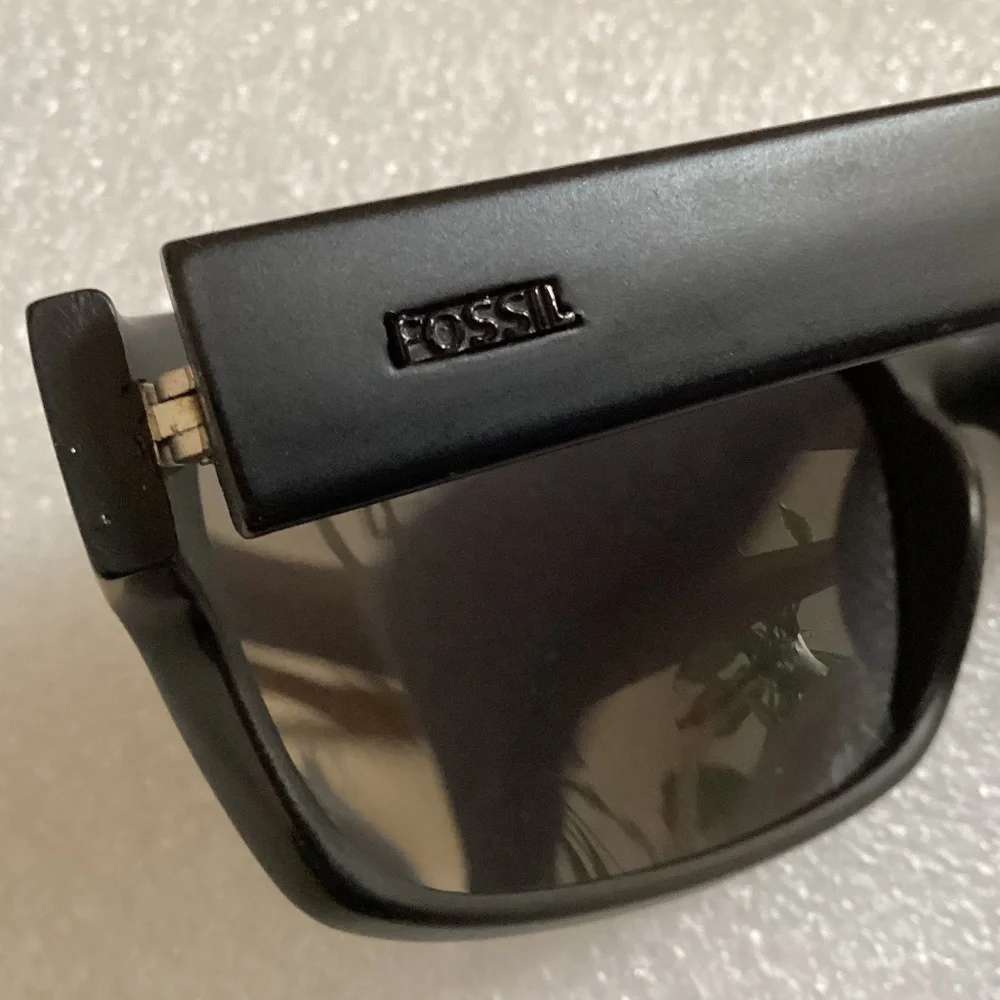 Fossil Unisex Black Sunglasses